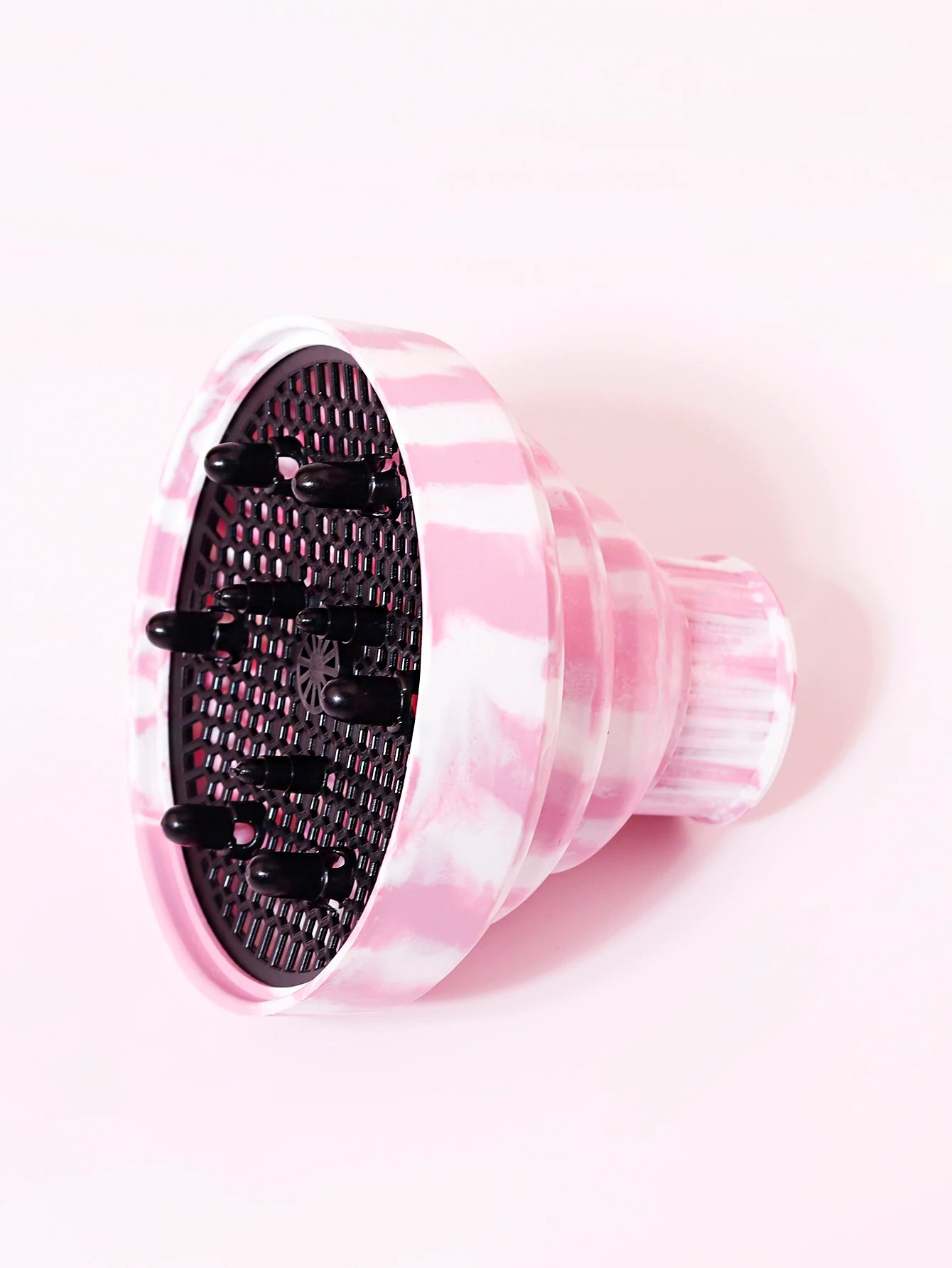 1 silicone hair dryer cap, suitable for hair dryers with an outer diameter of 3.5 cm to 5 cm, used for styling and curling hair