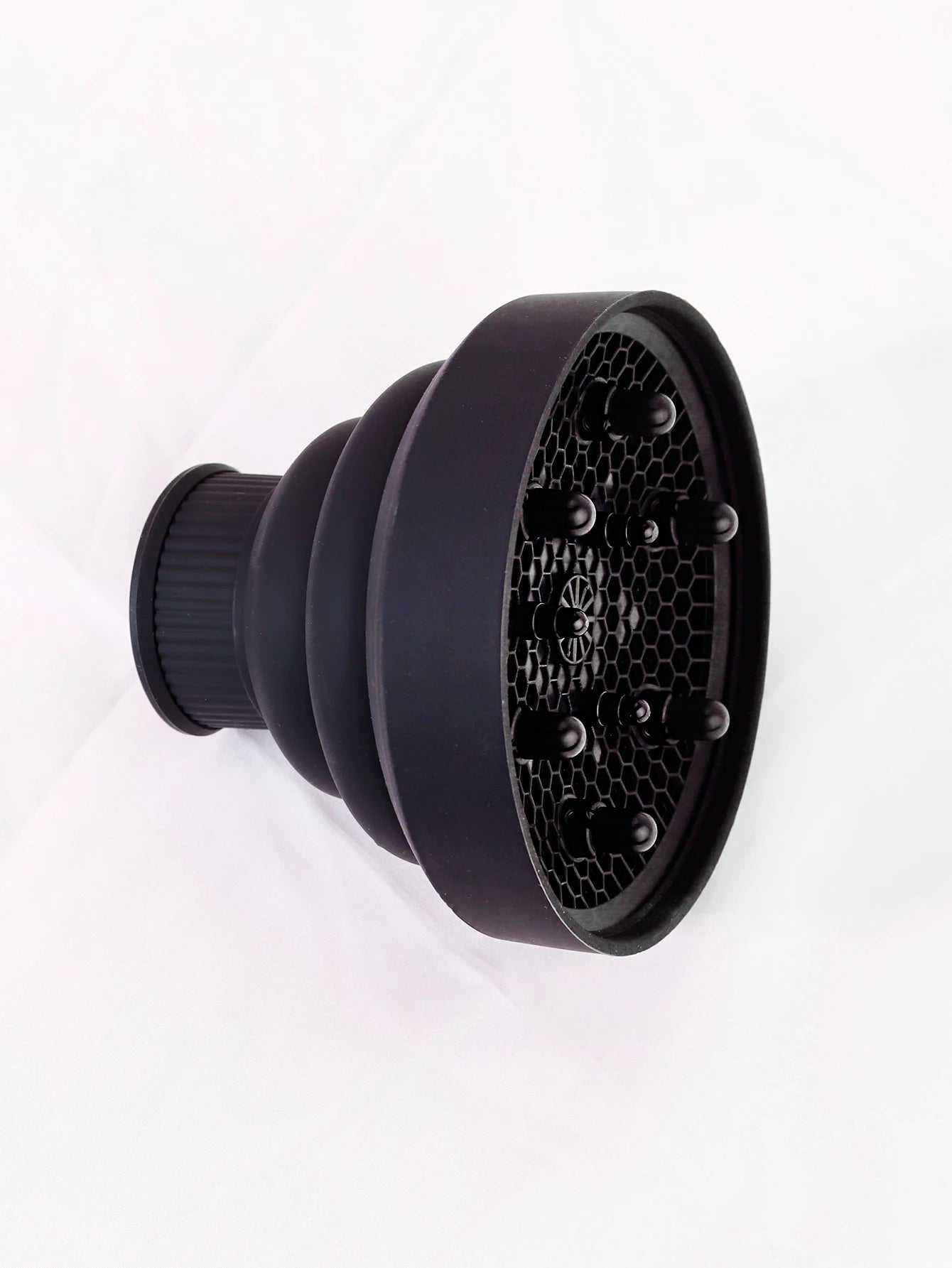 1 silicone hair dryer cap, suitable for hair dryers with an outer diameter of 3.5 cm to 5 cm, used for styling and curling hair